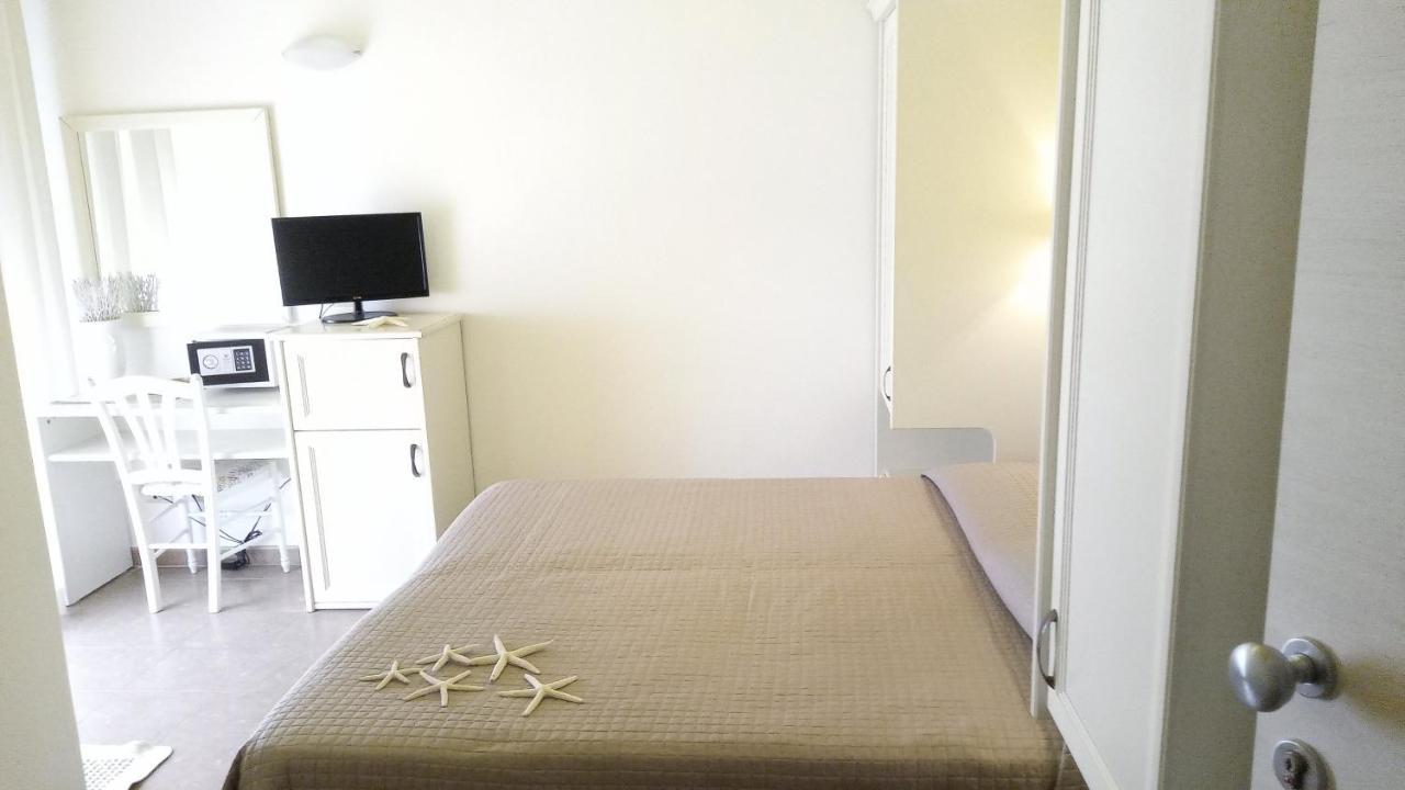 Hotel Philadelphia Cattolica Buitenkant foto