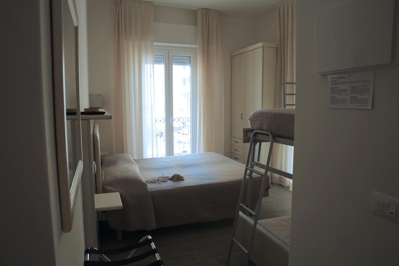 Hotel Philadelphia Cattolica Buitenkant foto