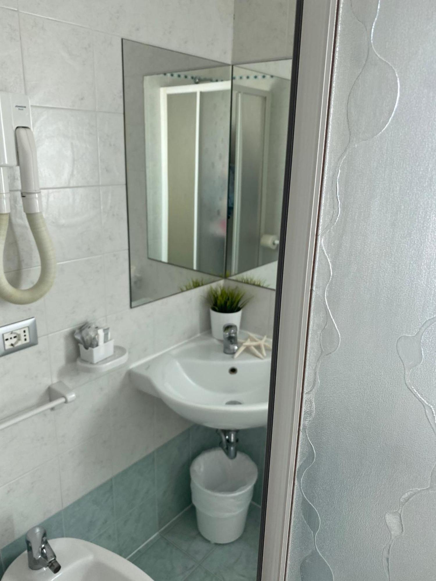 Hotel Philadelphia Cattolica Kamer foto